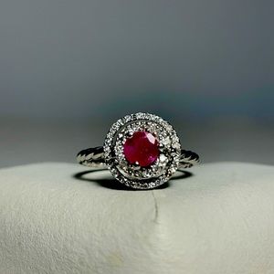 Stunning RUBY and DIAMOND Ring